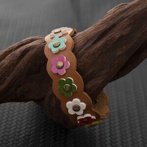 Boho Faux Leather Flower Power Bracelet 1552 (light brown/tan)